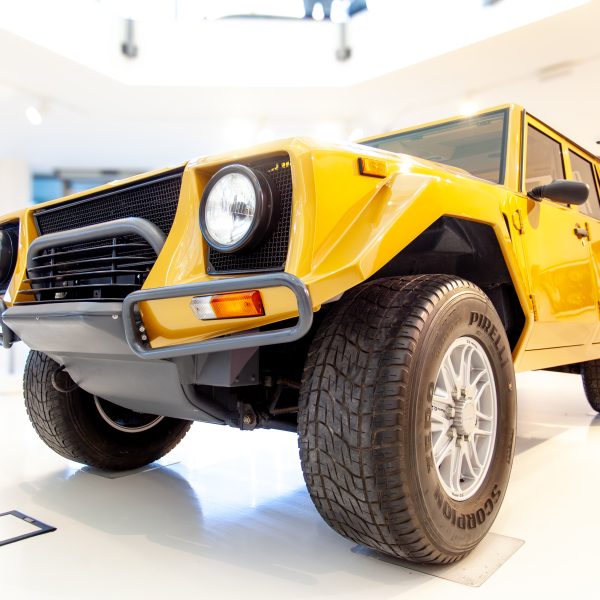 Lamborghini LM002