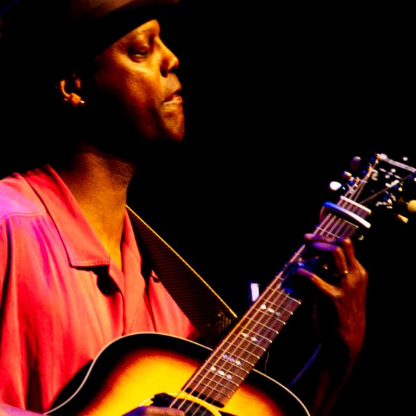 Eric Bibb au Rocher Palmer à Cenon
